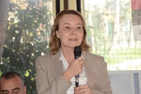 6-subat-deprem-anmasi-secim-calismasina-evrildi-nilufer-cinarli-mutlu-1024x678