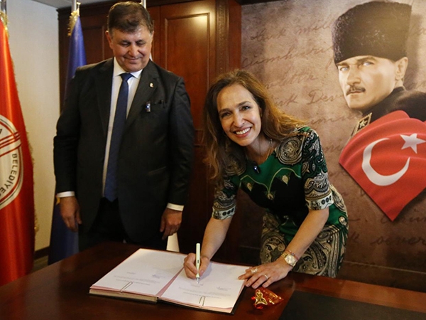 Cemil Bey in kayıp IPHONE ları!!!