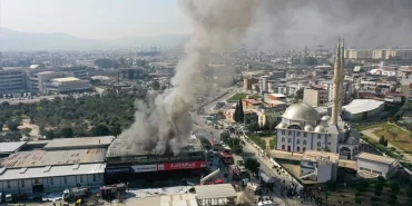 a-a-20250308-37276831-37276823-i-z-m-i-r-d-e-b-i-r-o-t-o-l-a-s-t-i-k-c-i-d-e-c-i-k-a-n-y-a-n-g-i-n-a-m-u-d-a-h-a-l-e-e-d-i-l-i-y-o-r