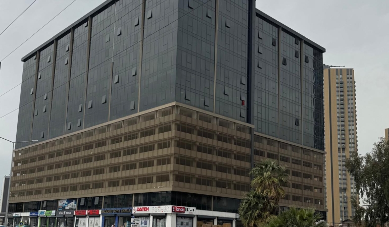 Biz Olmasaydık Görmeyecektiniz Değil mi?