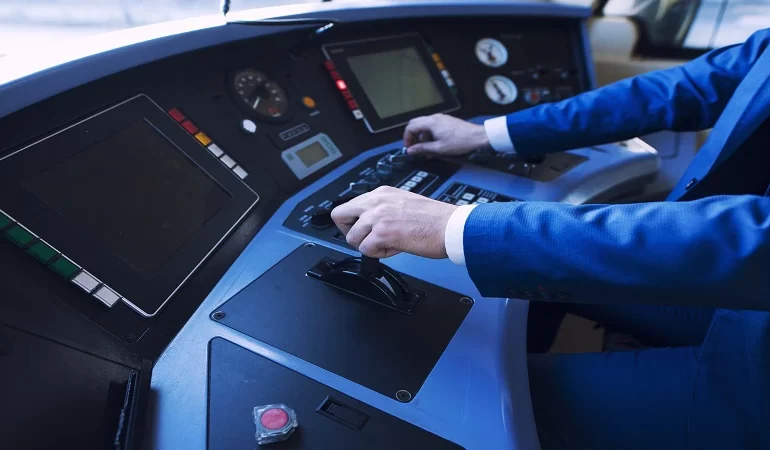 Hem Meclis Üyesi Hem de..,